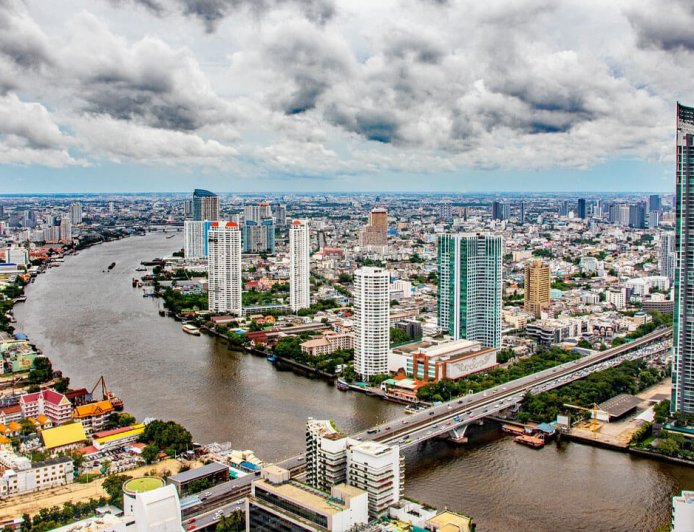 Bangkok: Vibrant City of Temples, Culture & Street Life